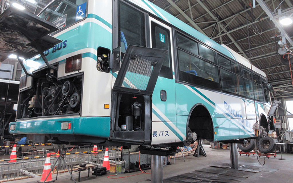 画像：バスの車検のイメージ